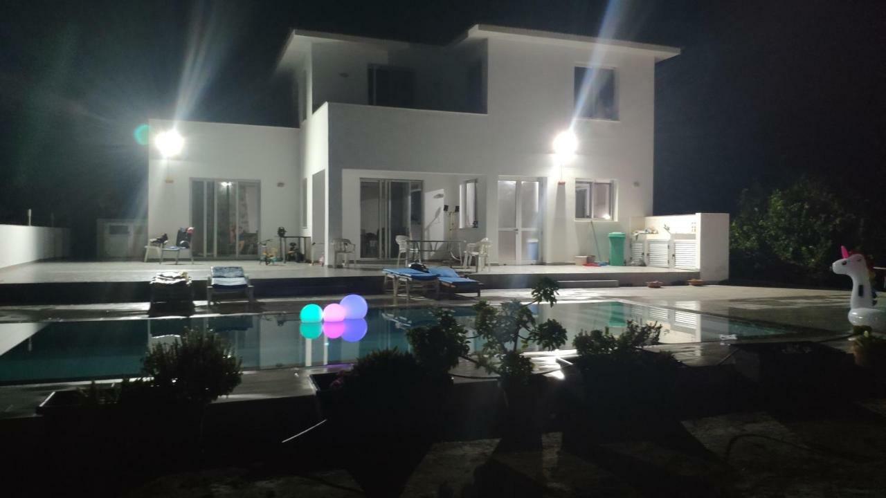 Kiti Village Villa, Cyprus, Salt-Water Pool, 6 Bedrooms, Larnaca المظهر الخارجي الصورة
